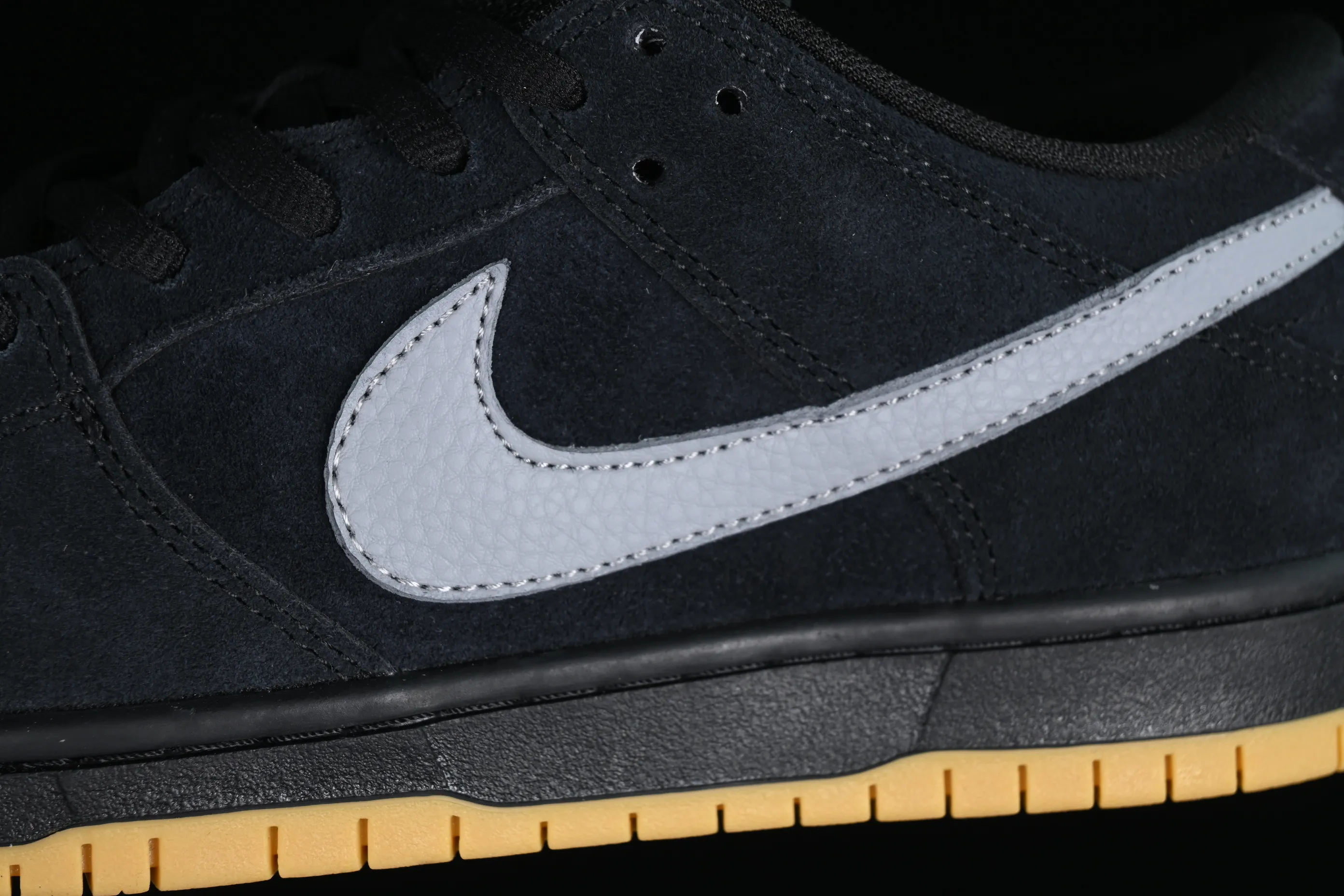 All categories Nk SB Dunk Series Nk SB Dunk Low Low-top sneakers N version Nk SB Dunk Low Raw rubber black and gray SB Dunk Series low-top casual sports skateboard shoes BQ6817-010